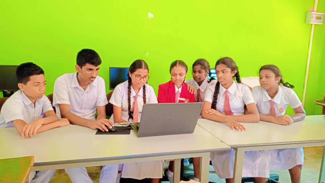 වෙබ් අඩවි සංවර්ධන කණ්ඩායම